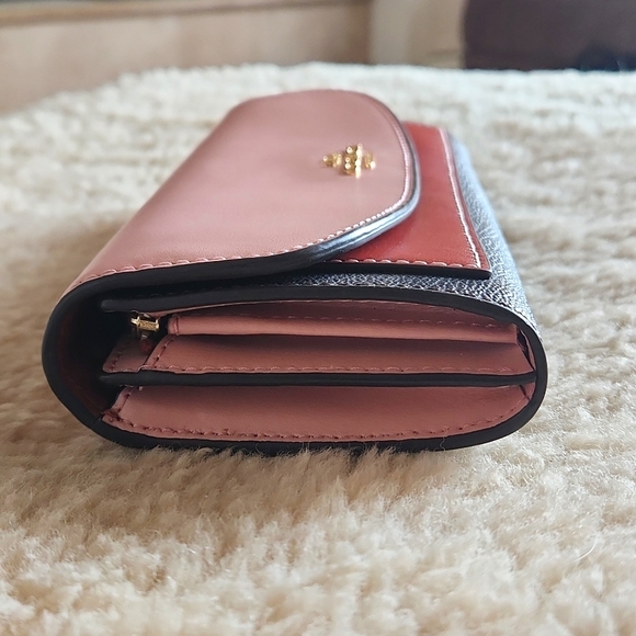 Gorgeous Coach Strawberry Colorblock Signature Leather Long Wallet ππ€π€π - Picture 3 of 16